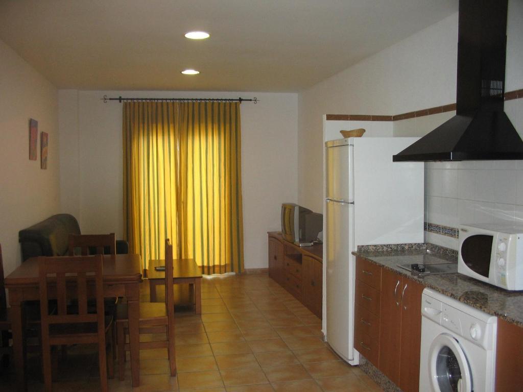 Apartamentos Perez Zara Conil De La Frontera Room photo