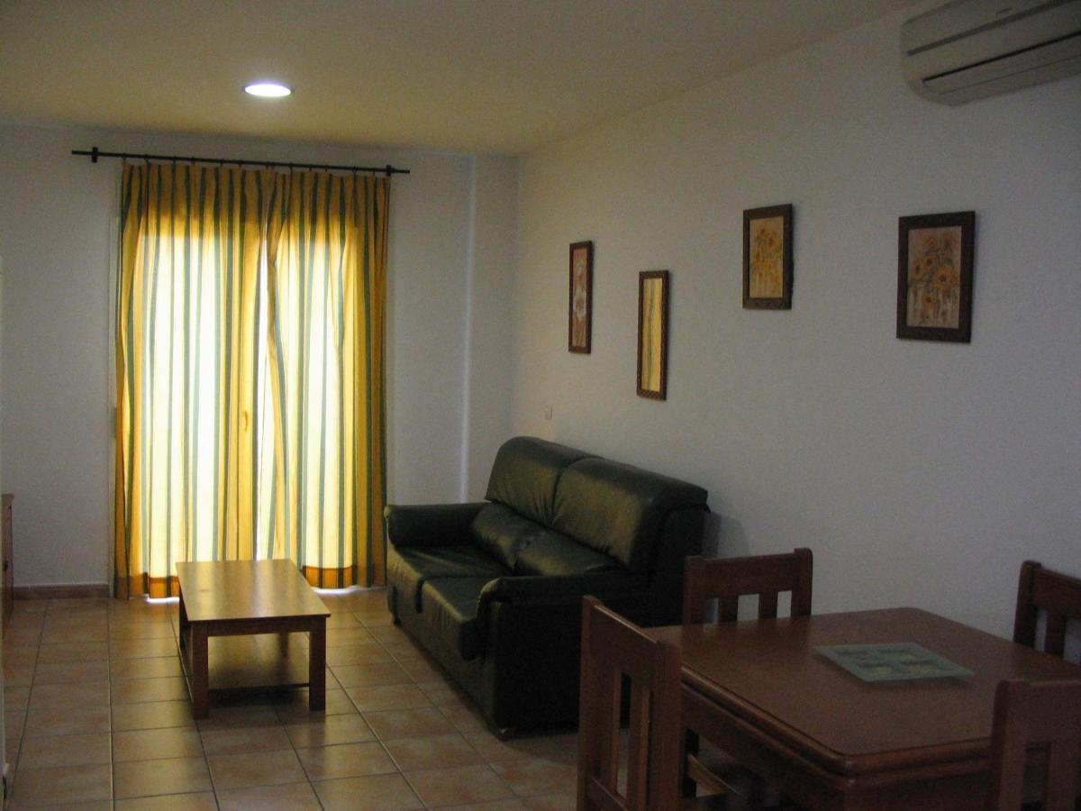 Apartamentos Perez Zara Conil De La Frontera Room photo